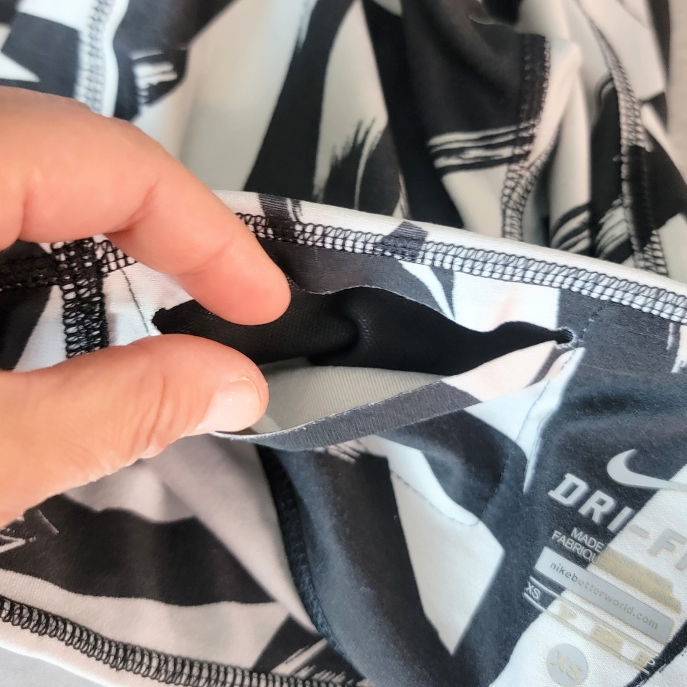 Nike Womens XS Dri-Fit One Legend Black Gray Geomet Print Compression Leggings - Picture 10 of 11